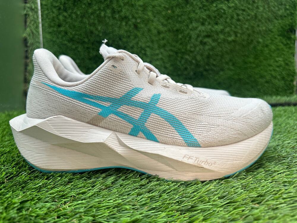 Asics Novablast 6 1012C008 Athletic Sneaker Women's 8 Beige Woven Road Running